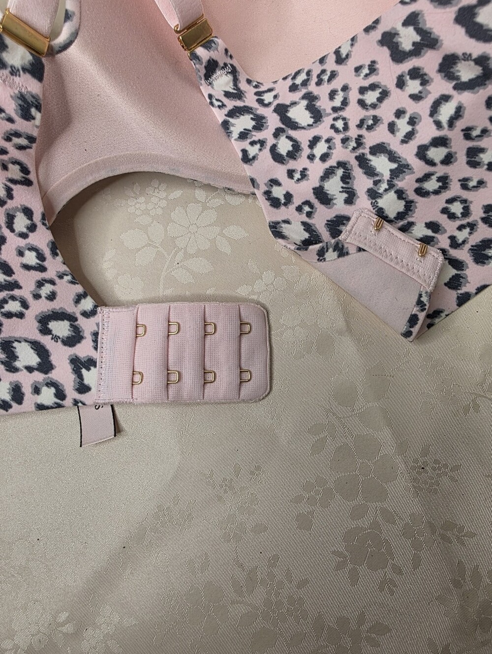 Victoria's Secret Incredible Lined Perfect Coverage Bra Pink Leopard Print 36D - Picture 5 of 8